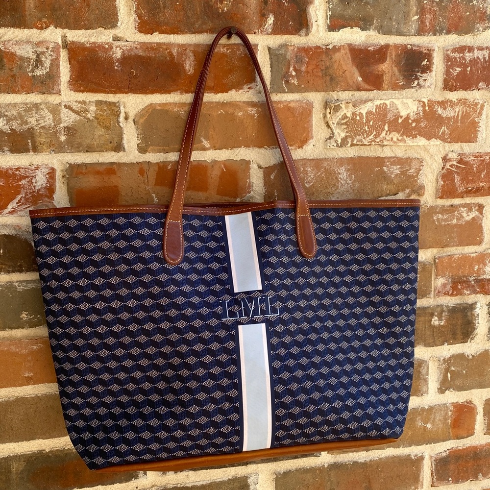 Barrington St. Anne Large Tote - Picture 15 of 16